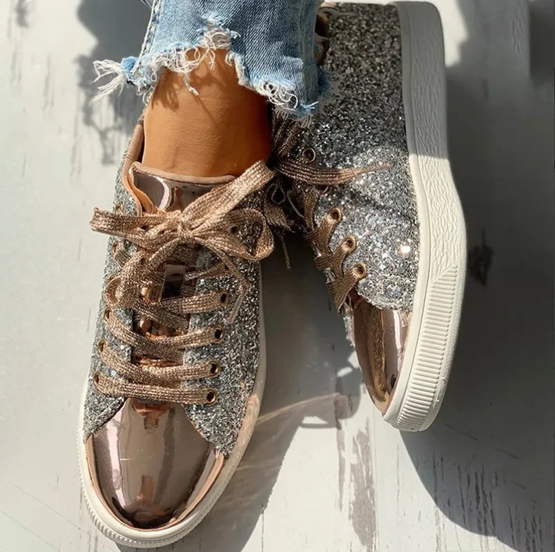 Błyszczące Sneakersy z Efektem Metallic – Komfortowe Półbuty Sznurowane z Połyskiem