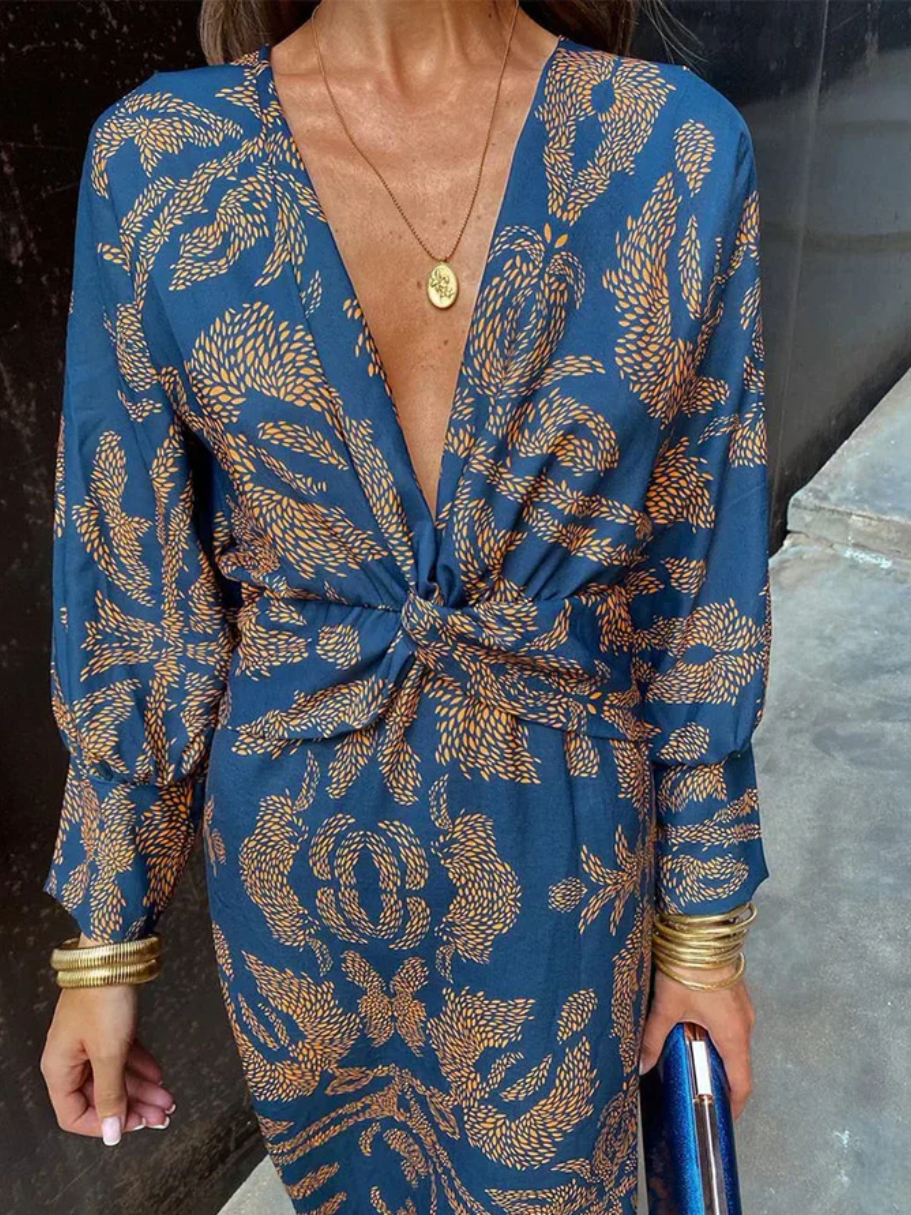 Długa sukienka maxi we wzory