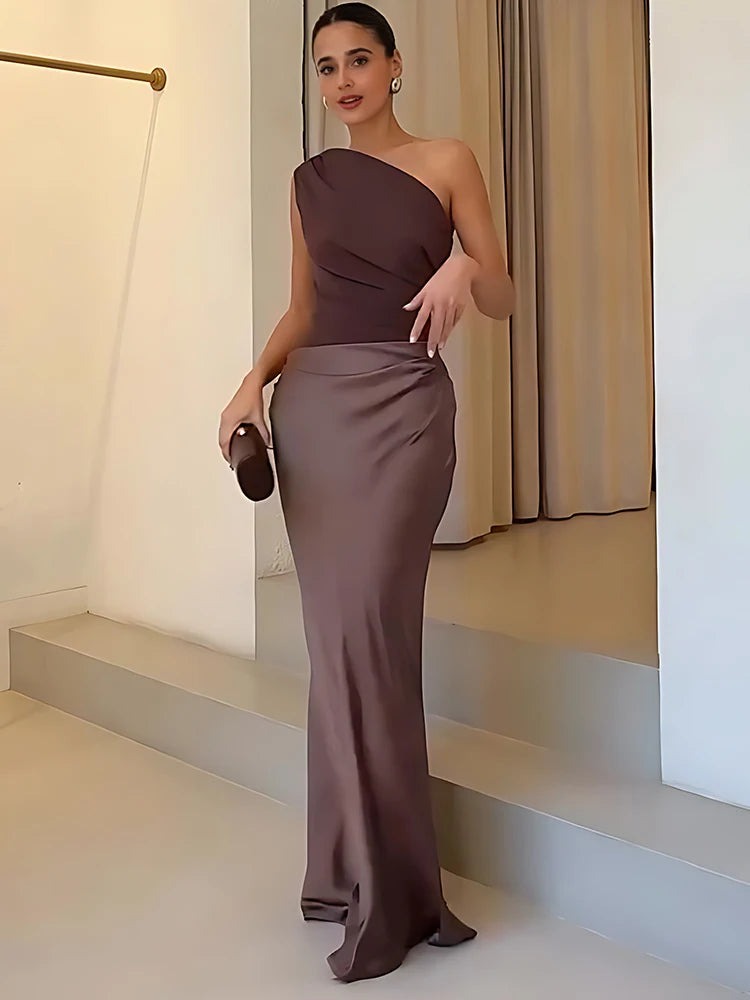 Wieczorowa Suknia na Jedno Ramię z Połyskiem – Elegancka Maxi z Drapowaniem
