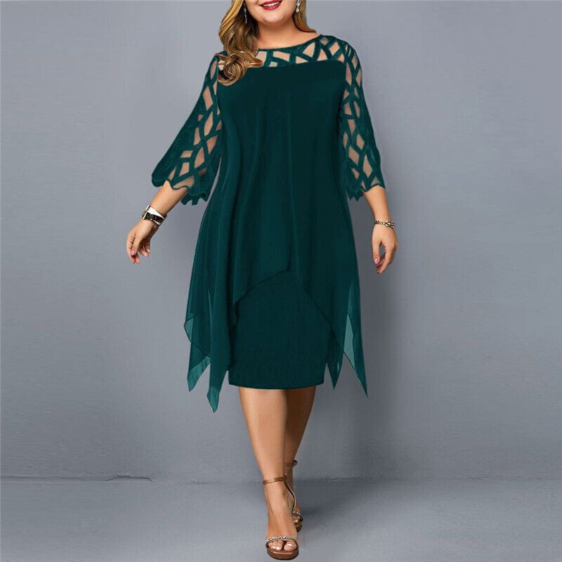 Sukienka Midi Plus Size z Dekoracyjnym Wzorem - Sukienka z Rękawem 3/4
