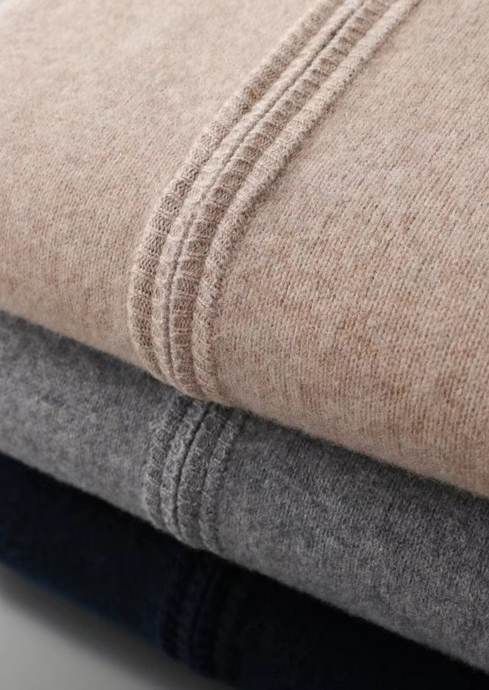 Bluza Dzianinowa Męska na Zamek – Kardigan z Kontrastowym Kołnierzem