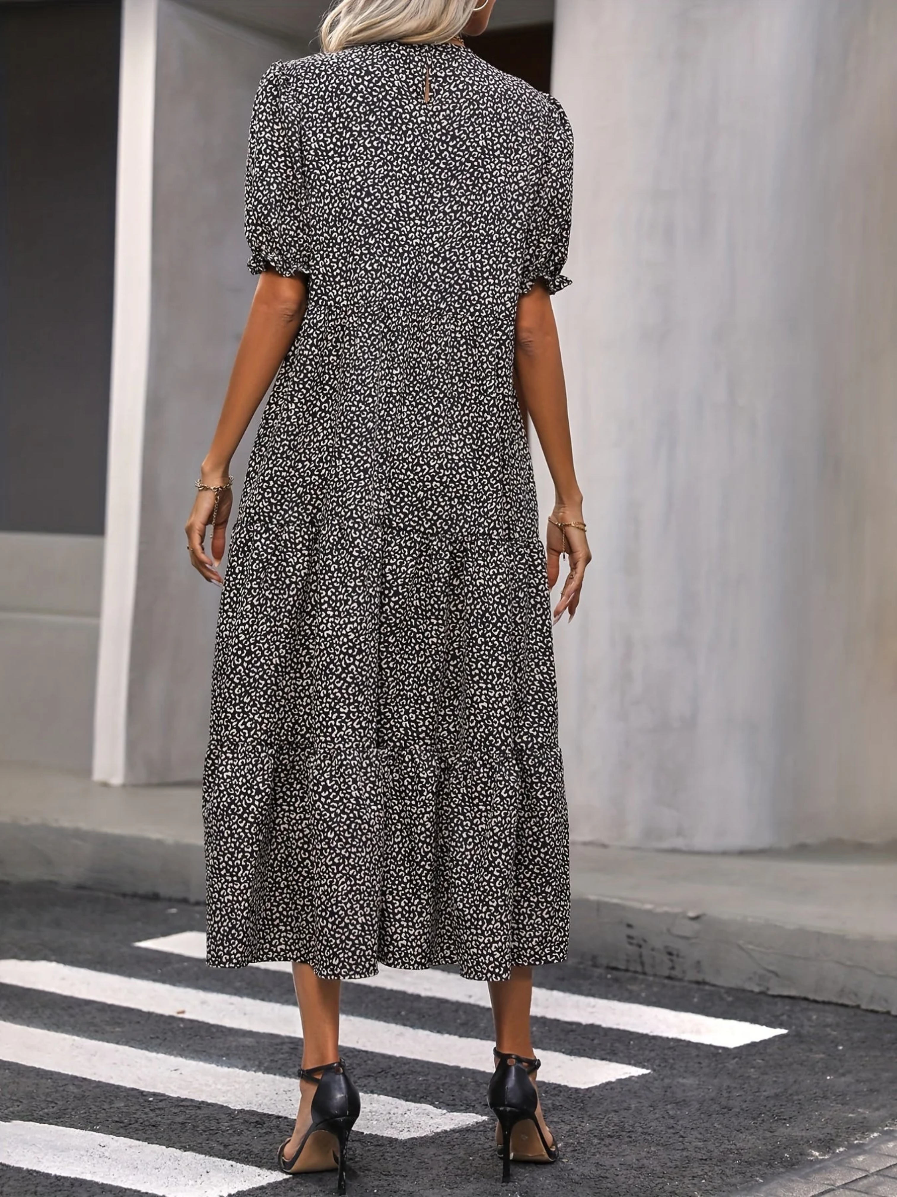 Sukienka midi we wzory