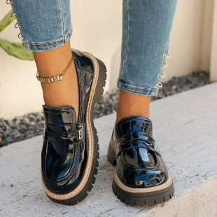 Damskie Mokasyny Lakierowane na Grubej Podeszwie - Eleganckie Loafersy w Modne Wzory