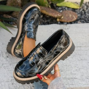 Damskie Mokasyny Lakierowane na Grubej Podeszwie - Eleganckie Loafersy w Modne Wzory