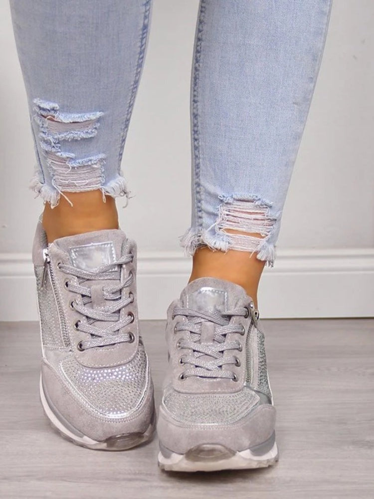 Sneakersy Damskie – Sportowe Buty na Co Dzień