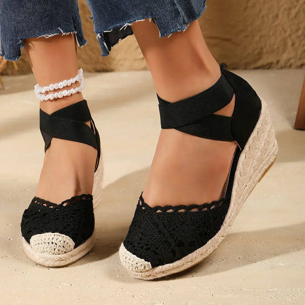 Damskie Sandały na Koturnie typu Espadryle - Buty z Ażurowym Detalem